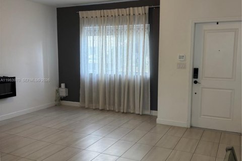 Снять в аренду таунхаус в Флорида-Сити, Флорида 3 спальни, 136.01м2, № 2048556 - фото 5