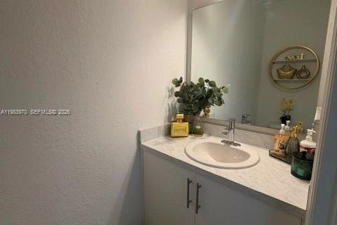 Снять в аренду таунхаус в Флорида-Сити, Флорида 3 спальни, 136.01м2, № 2048556 - фото 7