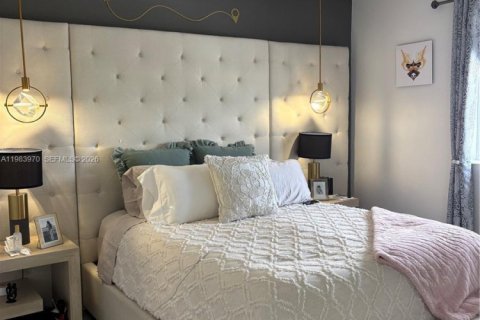 Снять в аренду таунхаус в Флорида-Сити, Флорида 3 спальни, 136.01м2, № 2048556 - фото 24