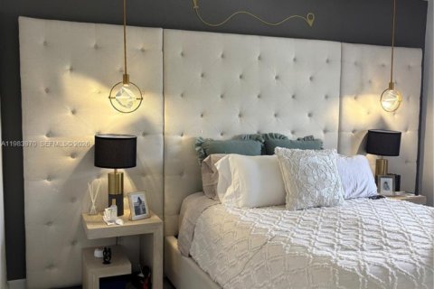 Снять в аренду таунхаус в Флорида-Сити, Флорида 3 спальни, 136.01м2, № 2048556 - фото 25