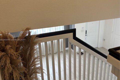 Снять в аренду таунхаус в Флорида-Сити, Флорида 3 спальни, 136.01м2, № 2048556 - фото 22