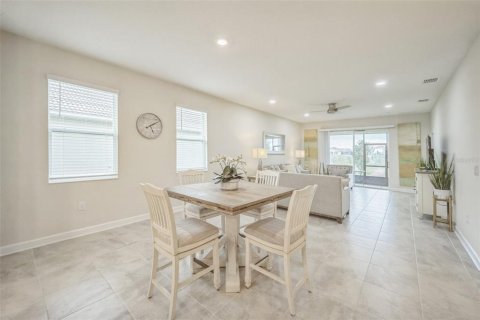 House in Davenport, Florida 3 bedrooms, 183.85 sq.m. № 1680510 - photo 16