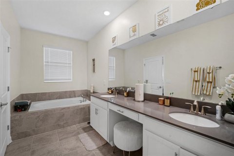 House in Davenport, Florida 3 bedrooms, 183.85 sq.m. № 1680510 - photo 4