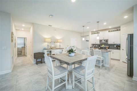 House in Davenport, Florida 3 bedrooms, 183.85 sq.m. № 1680510 - photo 14