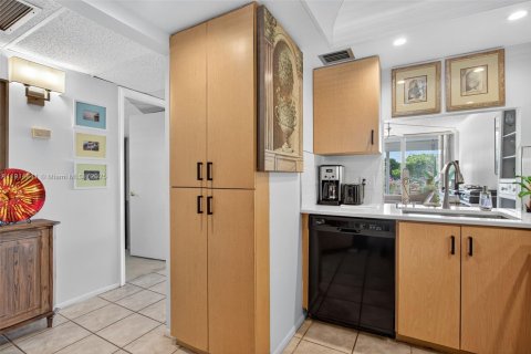 Copropriété à vendre à Oakland Park, Floride: 2 chambres, 90.58 m2 № 2015998 - photo 7