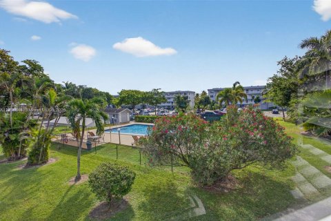 Copropriété à vendre à Oakland Park, Floride: 2 chambres, 90.58 m2 № 2015998 - photo 30