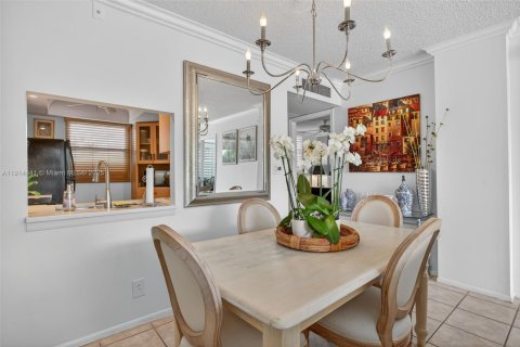 Copropriété à vendre à Oakland Park, Floride: 2 chambres, 90.58 m2 № 2015998 - photo 12