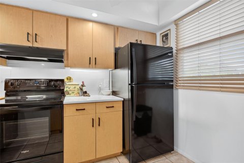 Copropriété à vendre à Oakland Park, Floride: 2 chambres, 90.58 m2 № 2015998 - photo 6