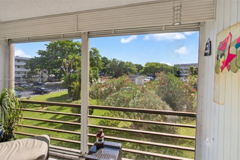 Copropriété à vendre à Oakland Park, Floride: 2 chambres, 90.58 m2 № 2015998 - photo 29