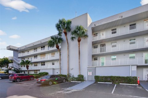 Condo à Oakland Park, Floride, 2 chambres  № 2015998