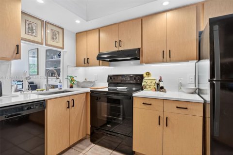 Copropriété à vendre à Oakland Park, Floride: 2 chambres, 90.58 m2 № 2015998 - photo 5