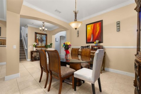 Villa ou maison à vendre à Kissimmee, Floride: 4 chambres, 333.15 m2 № 2410609 - photo 4