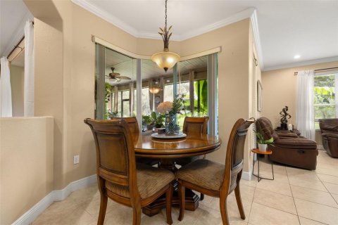Villa ou maison à vendre à Kissimmee, Floride: 4 chambres, 333.15 m2 № 2410609 - photo 22