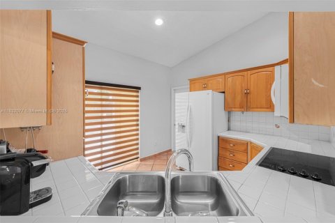 Casa en venta en Doral, Florida, 3 dormitorios, 98.85 m2 № 1809051 - foto 14