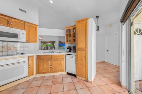 Casa en venta en Doral, Florida, 3 dormitorios, 98.85 m2 № 1809051 - foto 17