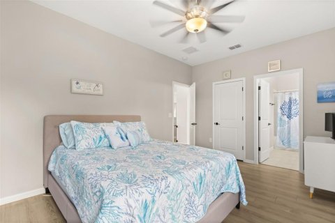 House in DeBary, Florida 4 bedrooms, 271.65 sq.m. № 2230782 - photo 21