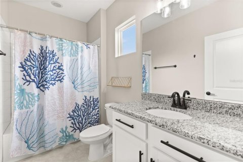 House in DeBary, Florida 4 bedrooms, 271.65 sq.m. № 2230782 - photo 22