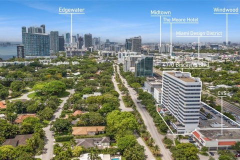 Commercial property in Miami, Florida № 2027055 - photo 2