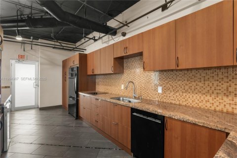 Commercial property in Miami, Florida № 2027055 - photo 29