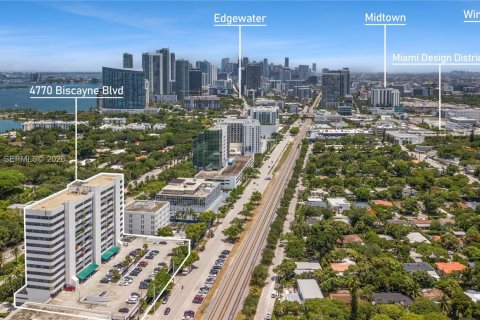 Commercial property in Miami, Florida № 2027055 - photo 3