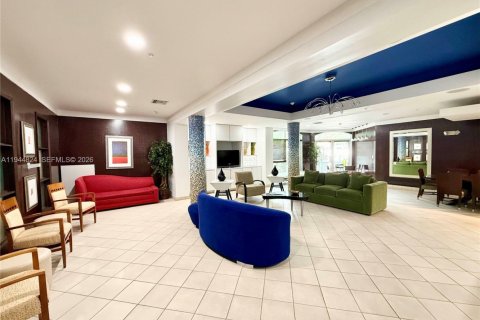 Condo in South Miami, Florida, 2 bedrooms № 2001524 - photo 14