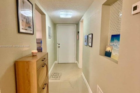 Снять в аренду кондоминиум в Майами, Флорида 1 спальня, 88.63м2, № 1995225 - фото 16