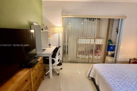 Снять в аренду кондоминиум в Майами, Флорида 1 спальня, 88.63м2, № 1995225 - фото 11