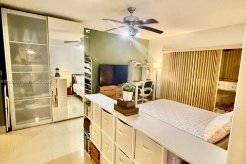 Снять в аренду кондоминиум в Майами, Флорида 1 спальня, 88.63м2, № 1995225 - фото 10