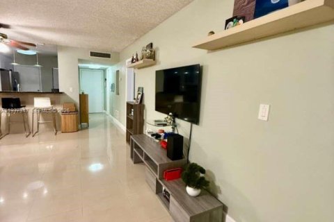 Снять в аренду кондоминиум в Майами, Флорида 1 спальня, 88.63м2, № 1995225 - фото 5