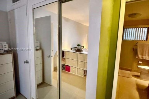 Снять в аренду кондоминиум в Майами, Флорида 1 спальня, 88.63м2, № 1995225 - фото 12