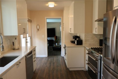Casa en venta en Tampa, Florida, 3 dormitorios, 228.17 m2 № 2419767 - foto 14