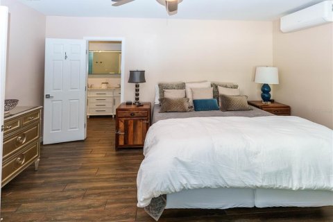 Casa en venta en Tampa, Florida, 3 dormitorios, 228.17 m2 № 2419767 - foto 23