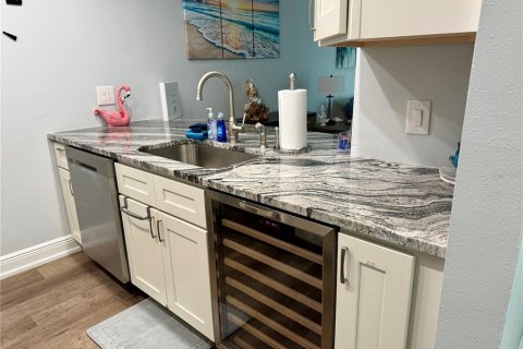 Condo in Madeira Beach, Florida, 2 bedrooms  № 1565832 - photo 8