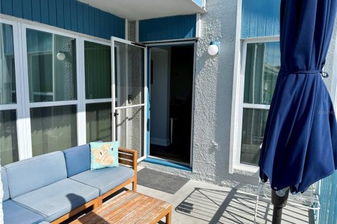 Condo in Madeira Beach, Florida, 2 bedrooms  № 1565832 - photo 2