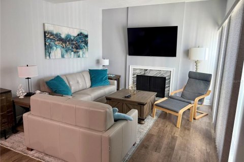 Condo in Madeira Beach, Florida, 2 bedrooms  № 1565832 - photo 3
