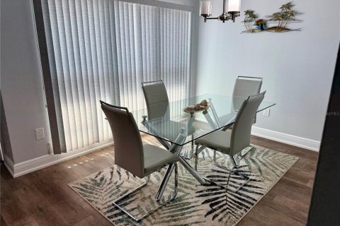 Condo in Madeira Beach, Florida, 2 bedrooms  № 1565832 - photo 15