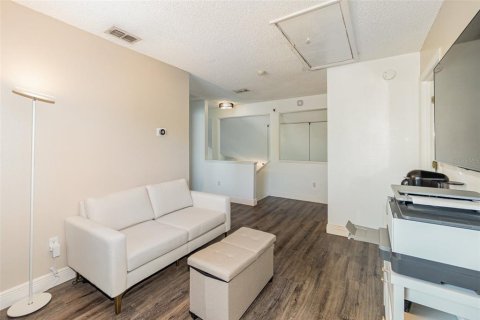 Casa en venta en Oviedo, Florida, 3 dormitorios, 200.3 m2 № 1916232 - foto 21