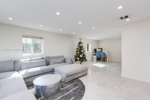 Купить виллу или дом в Норт-Майами, Флорида 3 спальни, 170.57м2, № 1987001 - фото 21