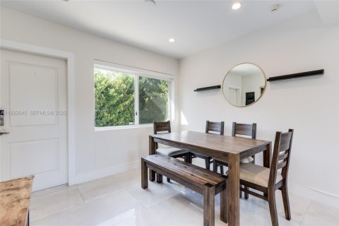 Купить виллу или дом в Норт-Майами, Флорида 3 спальни, 170.57м2, № 1987001 - фото 12