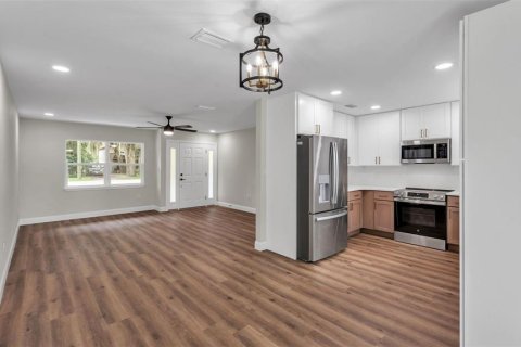 House in Mulberry, Florida 3 bedrooms, 150.87 sq.m. № 1919559 - photo 11