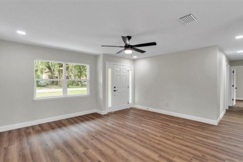 House in Mulberry, Florida 3 bedrooms, 150.87 sq.m. № 1919559 - photo 9