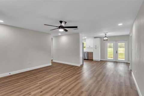 House in Mulberry, Florida 3 bedrooms, 150.87 sq.m. № 1919559 - photo 7
