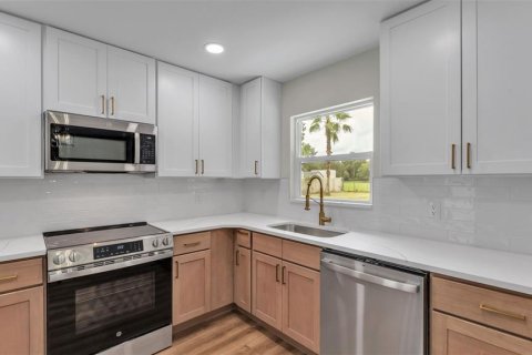 House in Mulberry, Florida 3 bedrooms, 150.87 sq.m. № 1919559 - photo 13