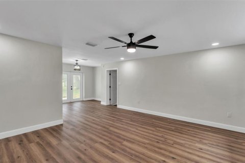 House in Mulberry, Florida 3 bedrooms, 150.87 sq.m. № 1919559 - photo 6