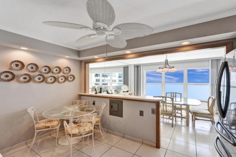 Condo in Fort Lauderdale, Florida, 2 bedrooms  № 2399955 - photo 3