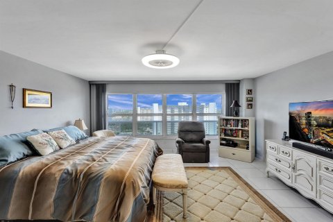 Condo in Fort Lauderdale, Florida, 2 bedrooms  № 2399955 - photo 19