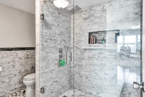 Condo in Fort Lauderdale, Florida, 2 bedrooms  № 2399955 - photo 25