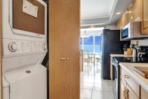 Condo in Fort Lauderdale, Florida, 2 bedrooms  № 2399955 - photo 20