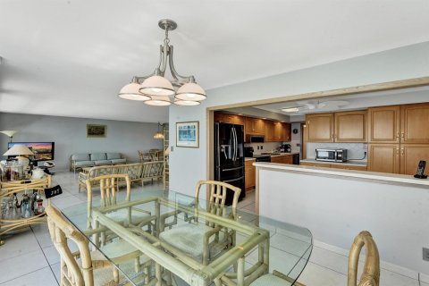Condo in Fort Lauderdale, Florida, 2 bedrooms  № 2399955 - photo 13