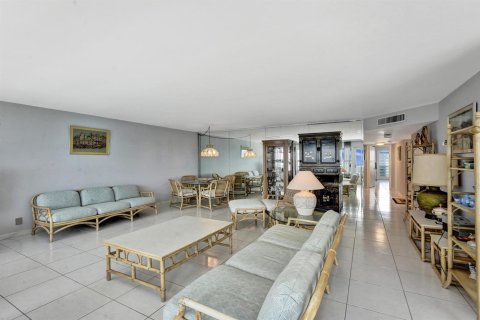 Condo in Fort Lauderdale, Florida, 2 bedrooms  № 2399955 - photo 6